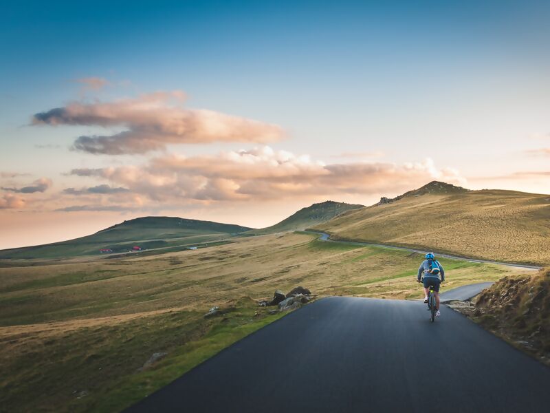 Cycling in the countryside<br>Photo by David Marcu on Unsplash